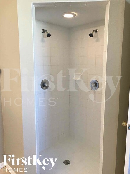 Building Photo - 3807 25th St SW