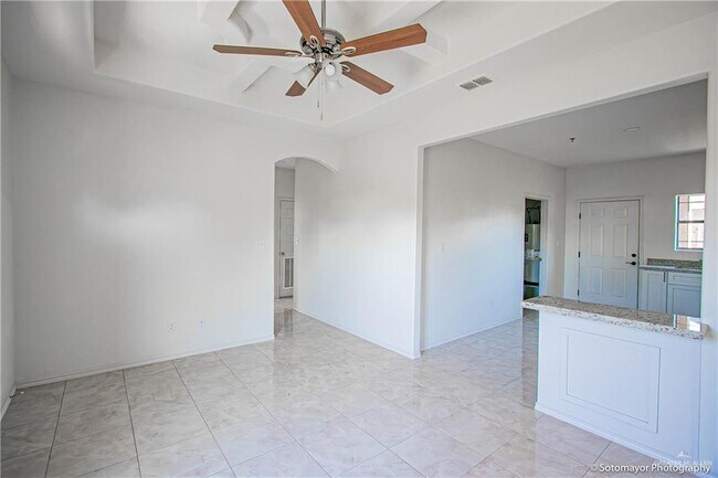 Building Photo - 16 W Dallas Ave