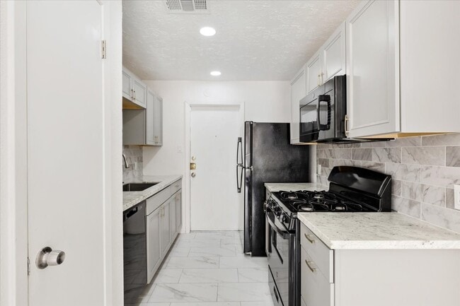 Building Photo - 14818 Gladewick Dr