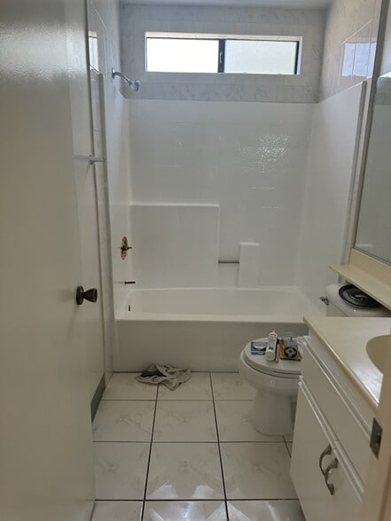 Building Photo - 601 Palm Dr