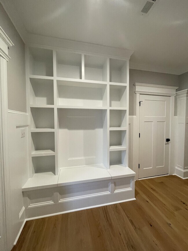 Building Photo - 1043 N Westyn Lp