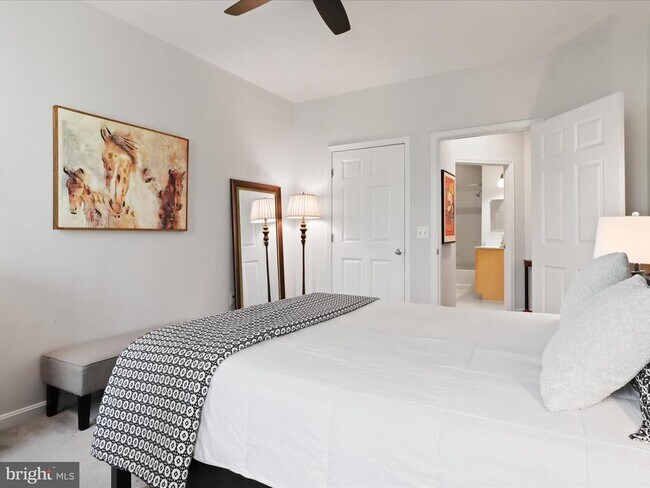 Building Photo - 2465 Army Navy Dr