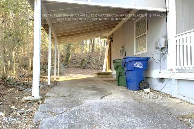 Building Photo - 2494 Swallow Cir SE