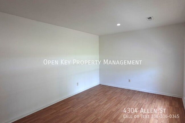 Building Photo - 4304 Allen St