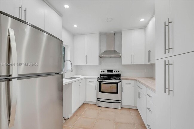 Building Photo - 3050 SW 23rd Terrace