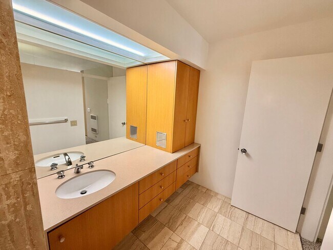 Building Photo - Mid-Century Modern Condo with Views of Balboa Park - 2 Bed x 2 Bath with Parking
