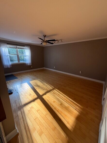 Building Photo - 1397 Broadview Ave