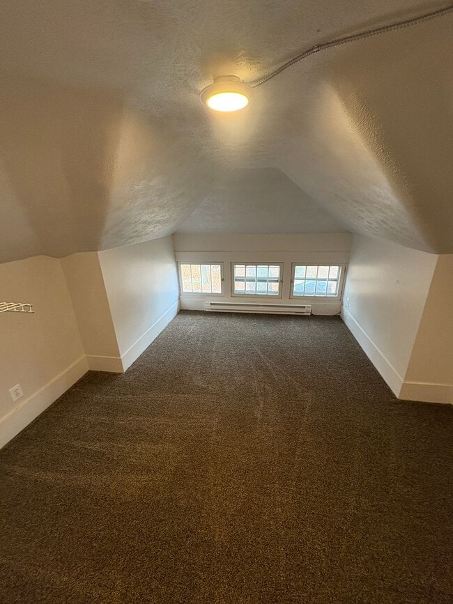 Building Photo - 185 S Balch St