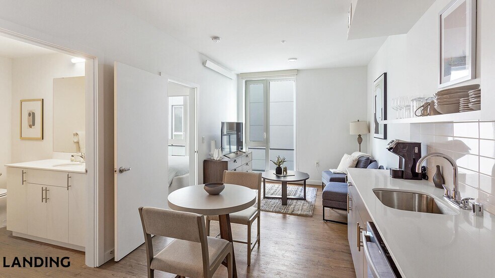 Building Photo - 1419 24th Ave