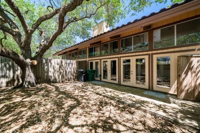 Building Photo - 5918 San Felipe St