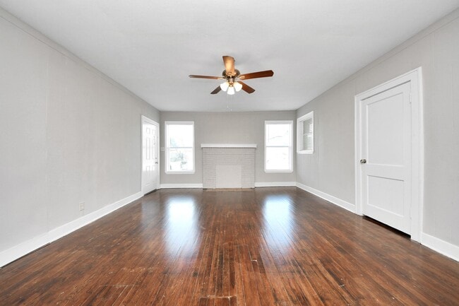 Building Photo - 2817 Truxillo St