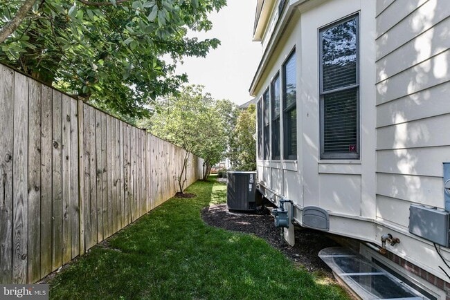 Building Photo - 2015 N Pollard St
