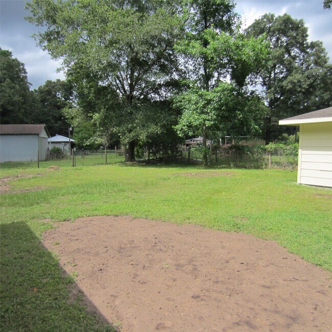 Building Photo - 18675 Ferne Dr