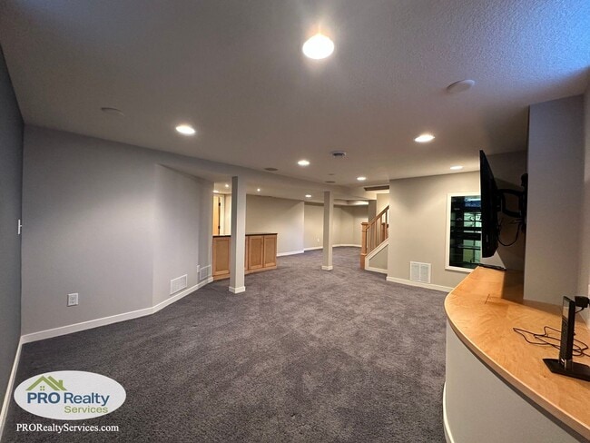 Building Photo - 3 Bedroom House in Oakdale