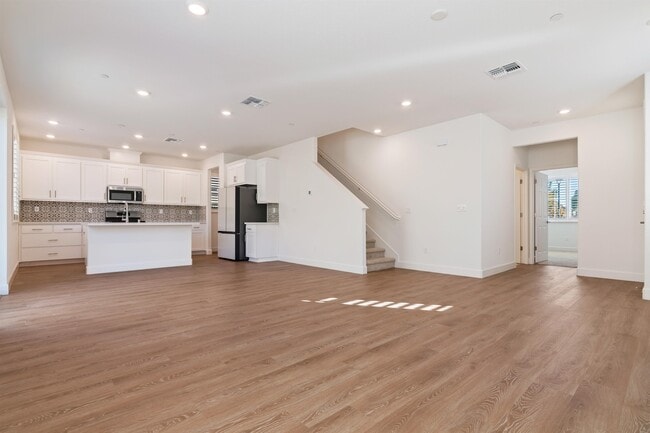 Building Photo - 3012 Vasquez Ct