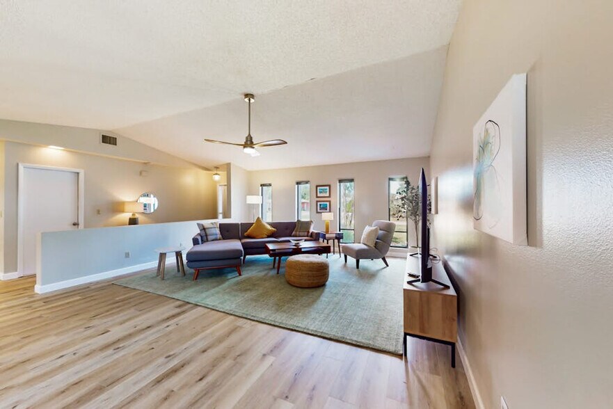 Building Photo - 1231 De Narvaez Ave