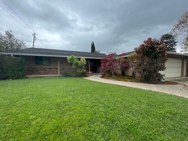Primary Photo - SUNNYVALE - Sunnyvale Updated 4-Bed, 2-Bat...