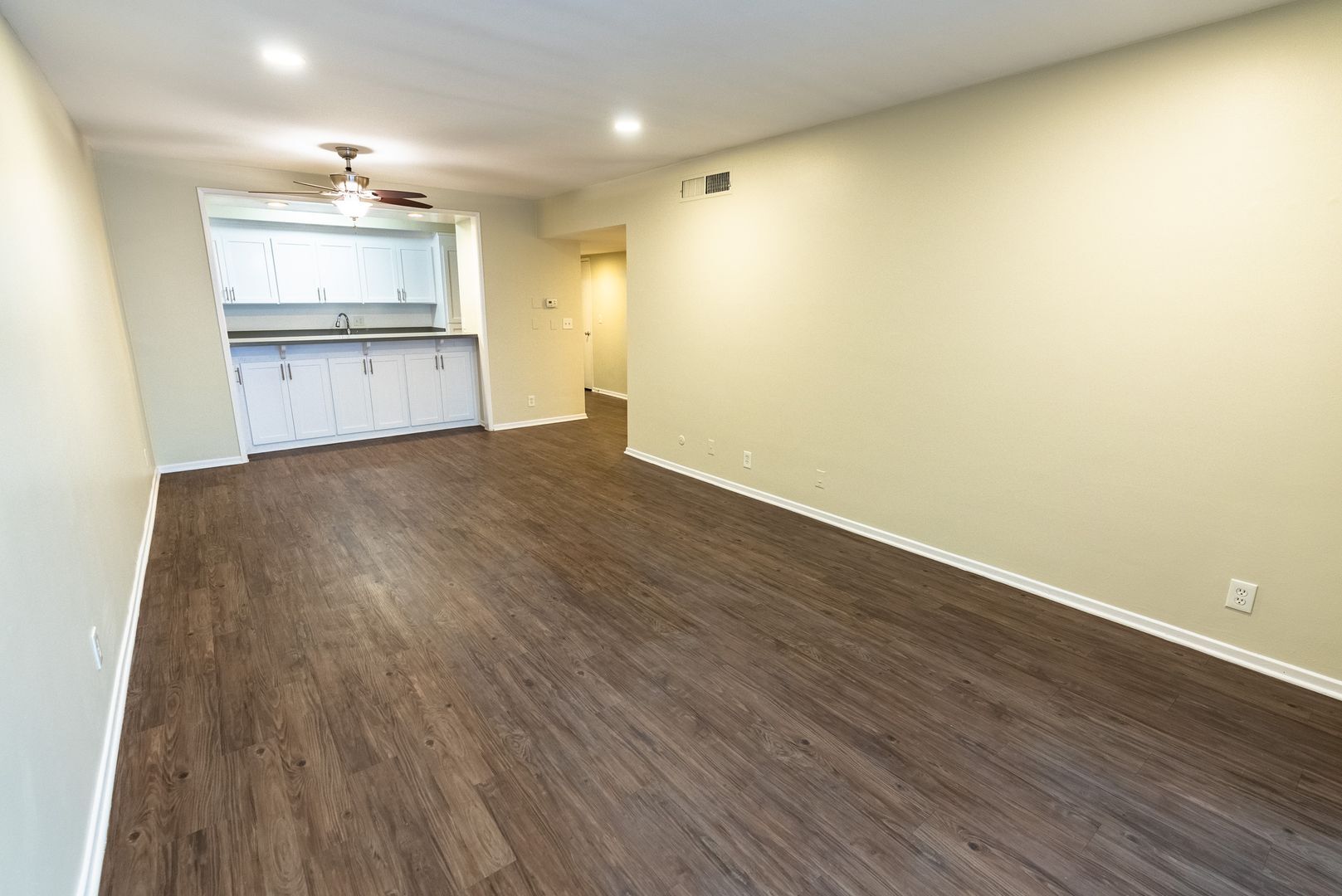 Interior Photo - 312 S Willaman Dr