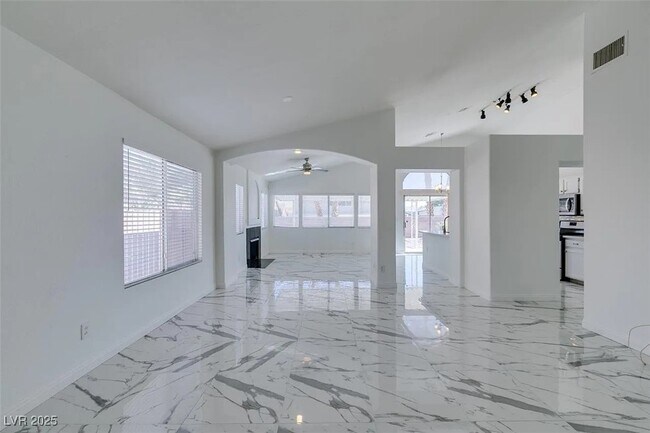 Building Photo - 3706 Lake Victoria Dr