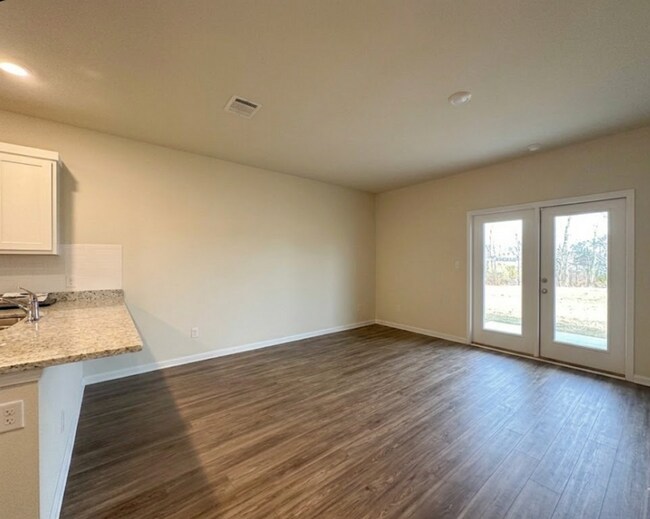 Building Photo - AVAILABLE JUNE 1ST; APPLY AT OUR WEBSITE TODAY!!