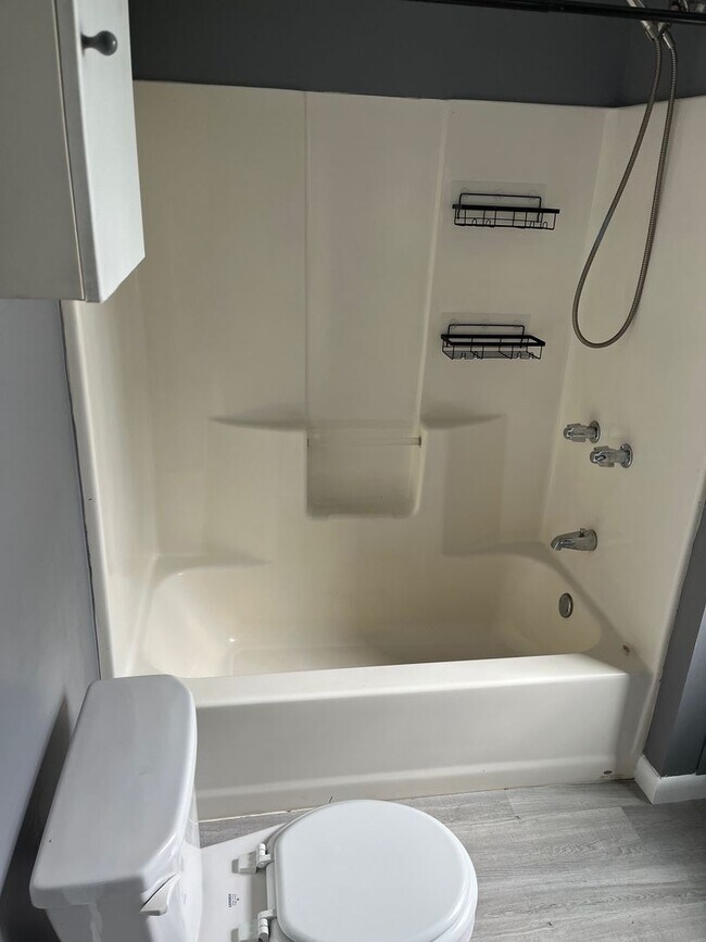 Building Photo - 208 McKinley St