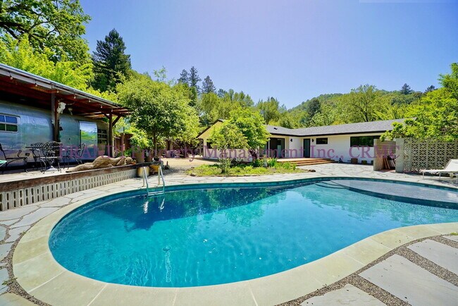 Building Photo - All New!  Fabulous 3 bedroom Fairfax house...