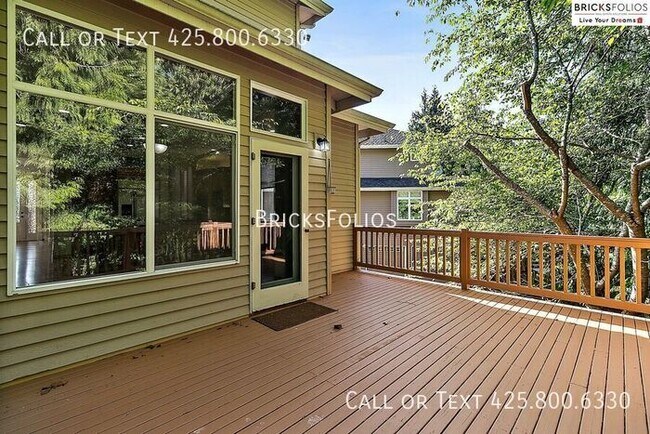 Building Photo - Luxurious 4-bedroom home in Sammamish with...