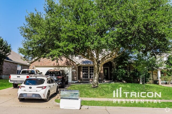 Building Photo - 1505 Parkside Dr