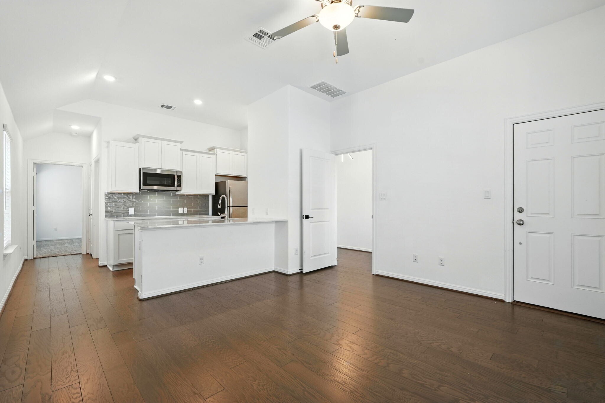 Building Photo - 1544 Devine Lake Bnd