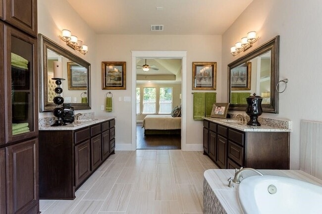Building Photo - 2064 Bluestem Dr