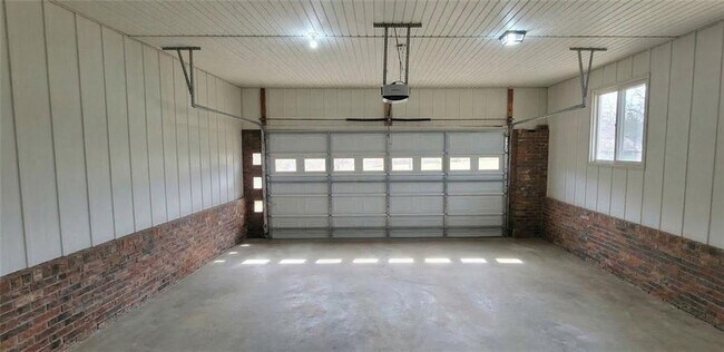 Building Photo - 6180 Elliott Family Pkwy