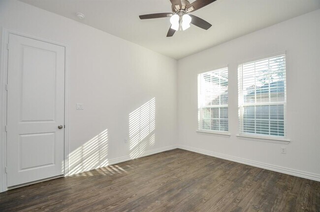 Building Photo - 6514 Fraser Pt Ct