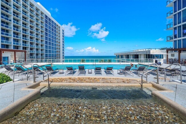 Building Photo - 6801 Collins Ave