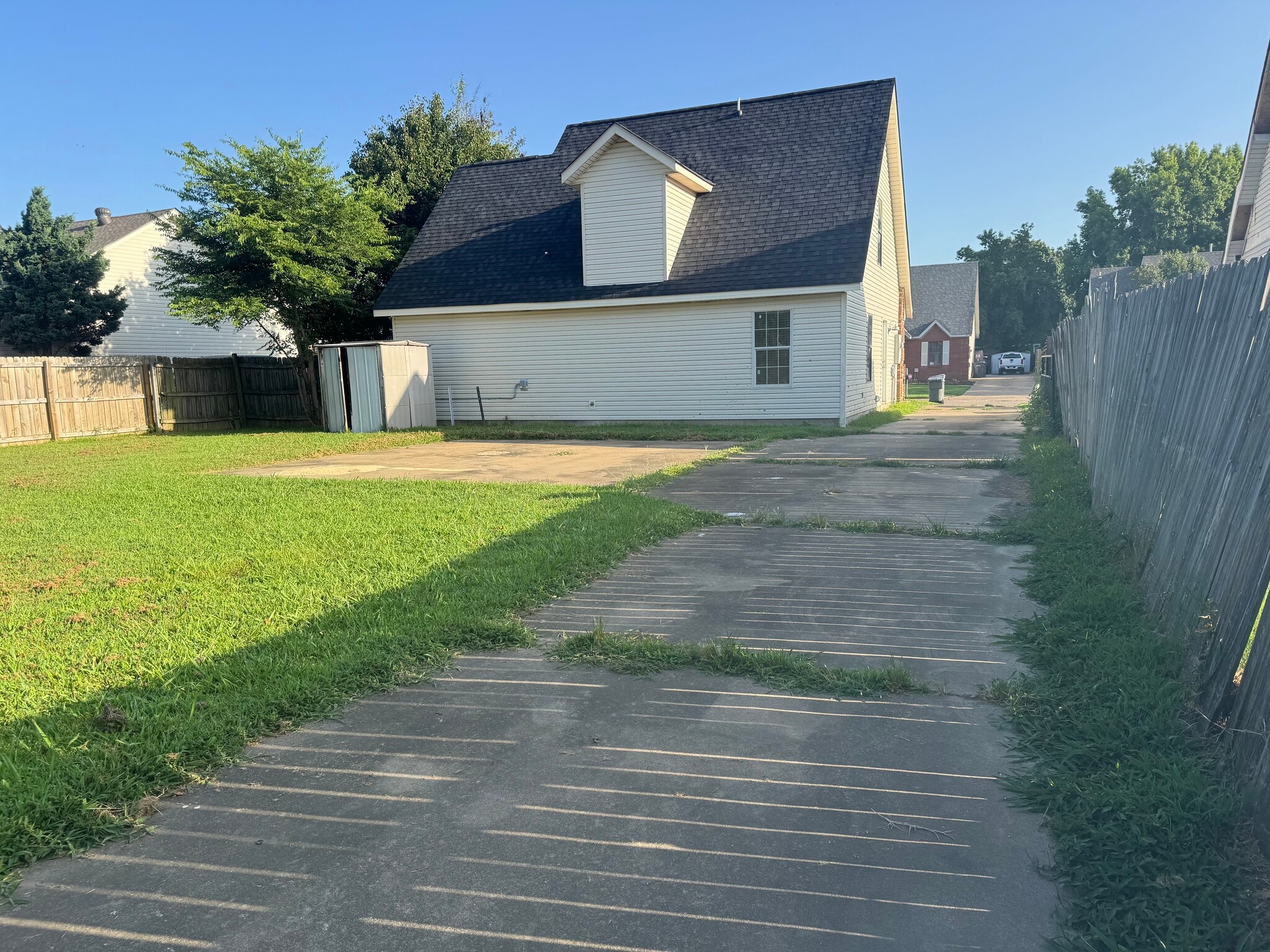 Building Photo - 4517 Jamaica Pl