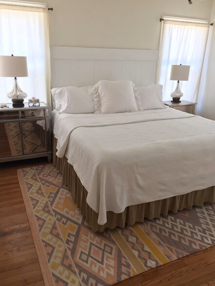 Building Photo - 2724 NW 23rd St