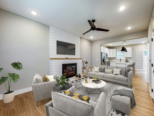 Building Photo - 308 S Walnut Ave