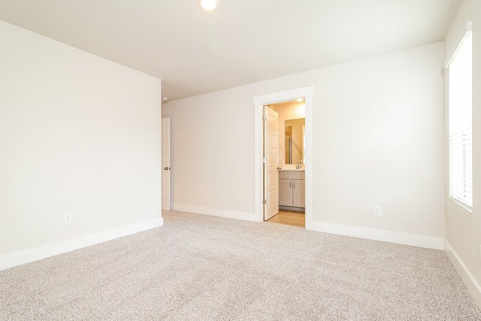Building Photo - 306 Ellis Mill St