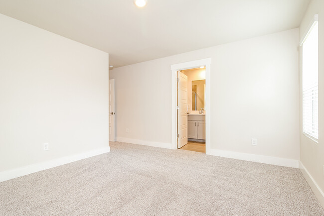 Building Photo - 306 Ellis Mill St