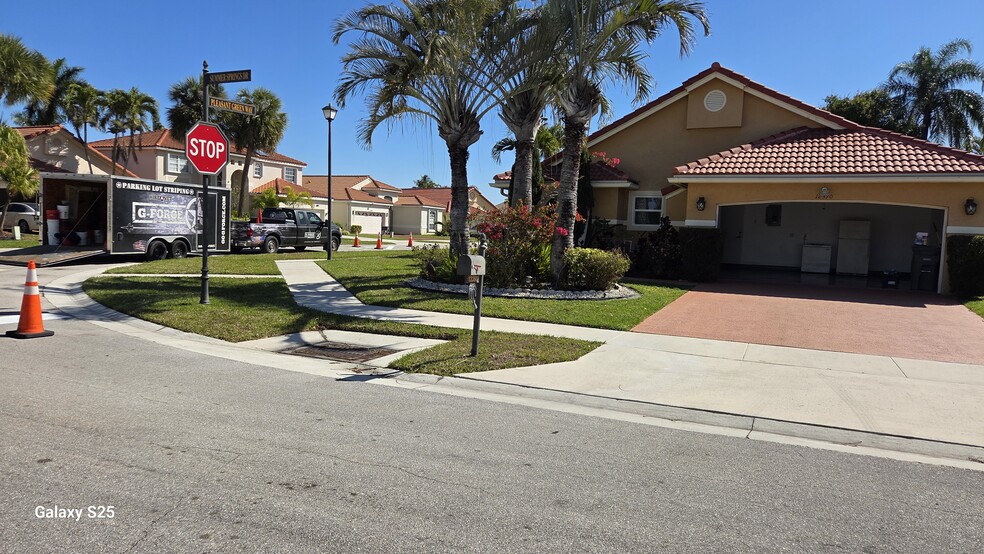 Building Photo - 12390 Summer Springs Dr