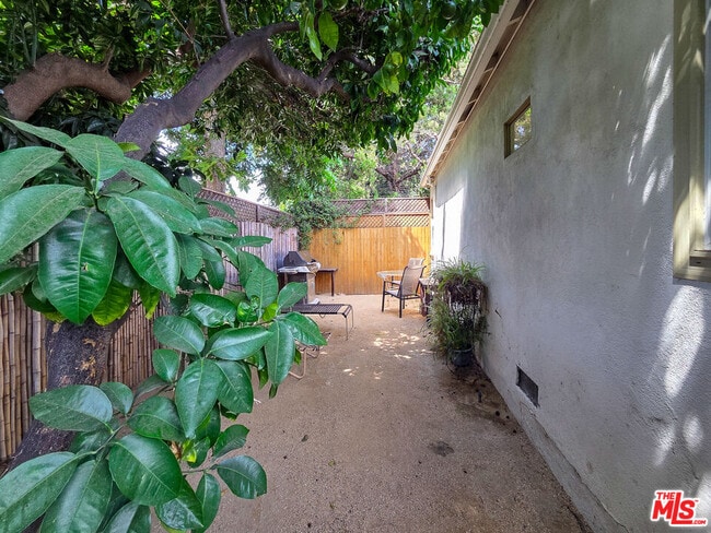 Building Photo - 14135 Hatteras St