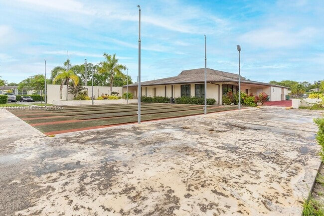 Building Photo - 16985 SW 113th Ct