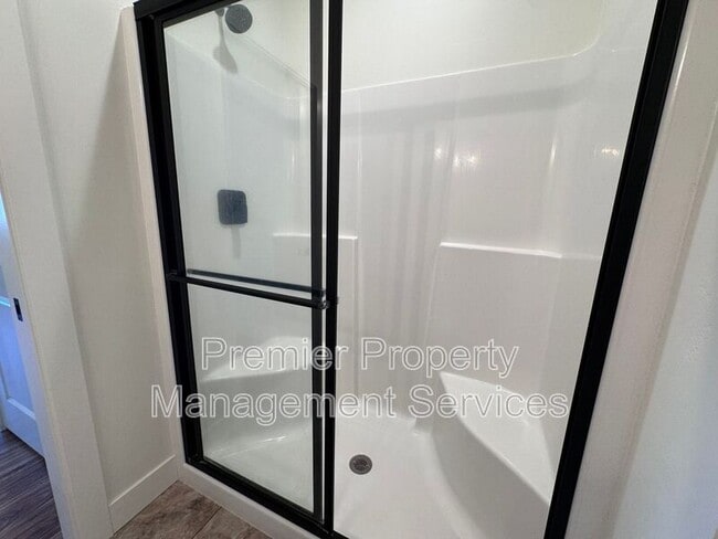 Building Photo - 2522 Hunter Hall St