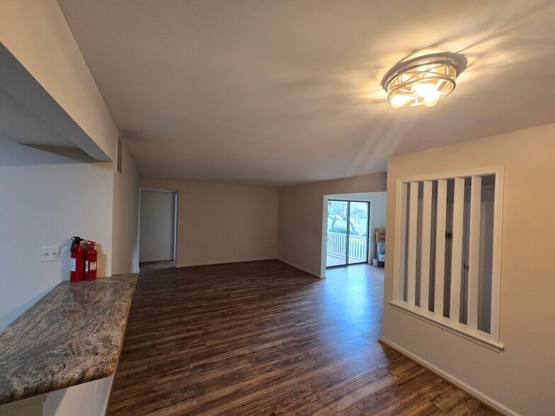 Facing Living Room - 6 Canterbury Ct