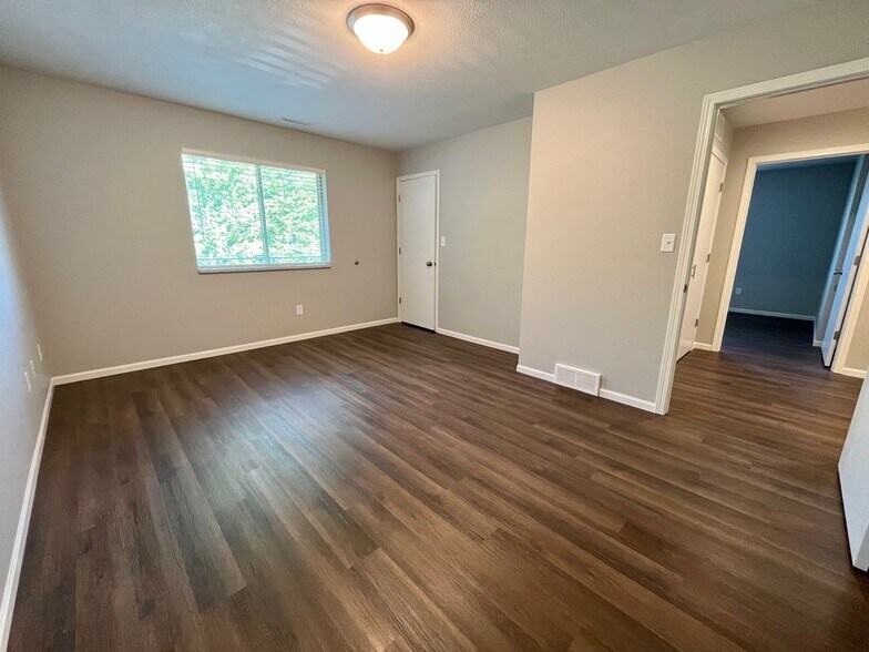 Building Photo - 2322 College St