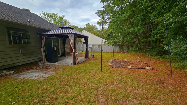 Building Photo - 3 BR 2 BA Summersill Estates