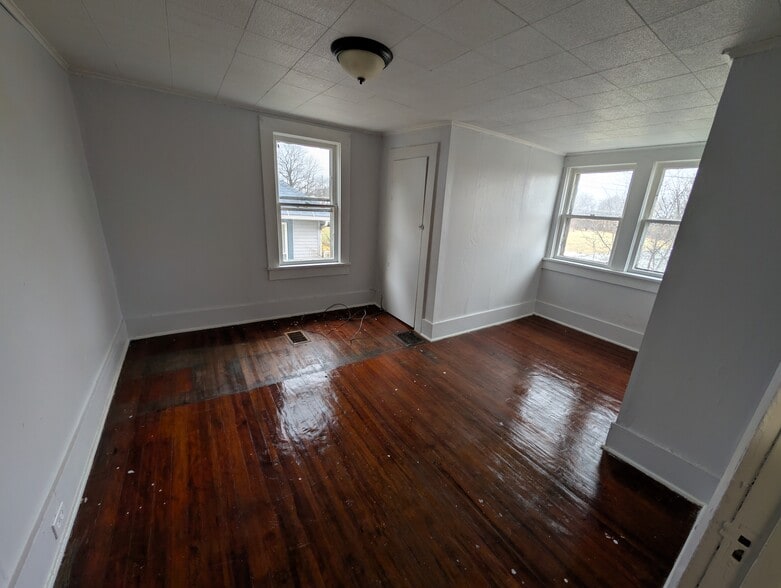 Bedroom 1 - 1727 Clark Street Rd