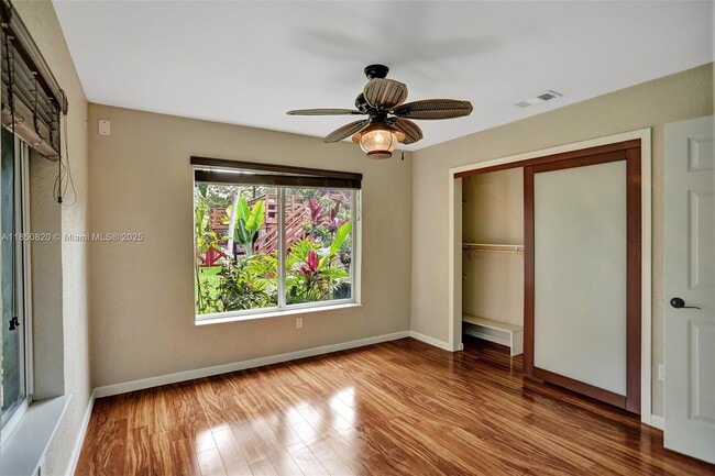 Building Photo - 7245 S Waterway Dr