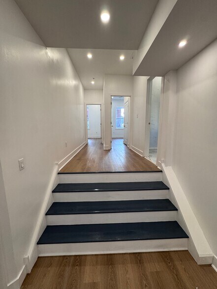 Building Photo - 647 N 16th St