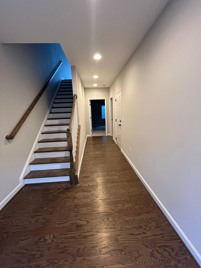 Building Photo - ***First Month Free*** Townhouse in Preston Lake