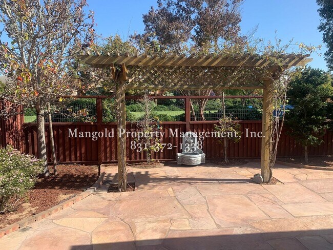 Building Photo - Beautiful 2-Bed, 2-Bath Home with Modern K...